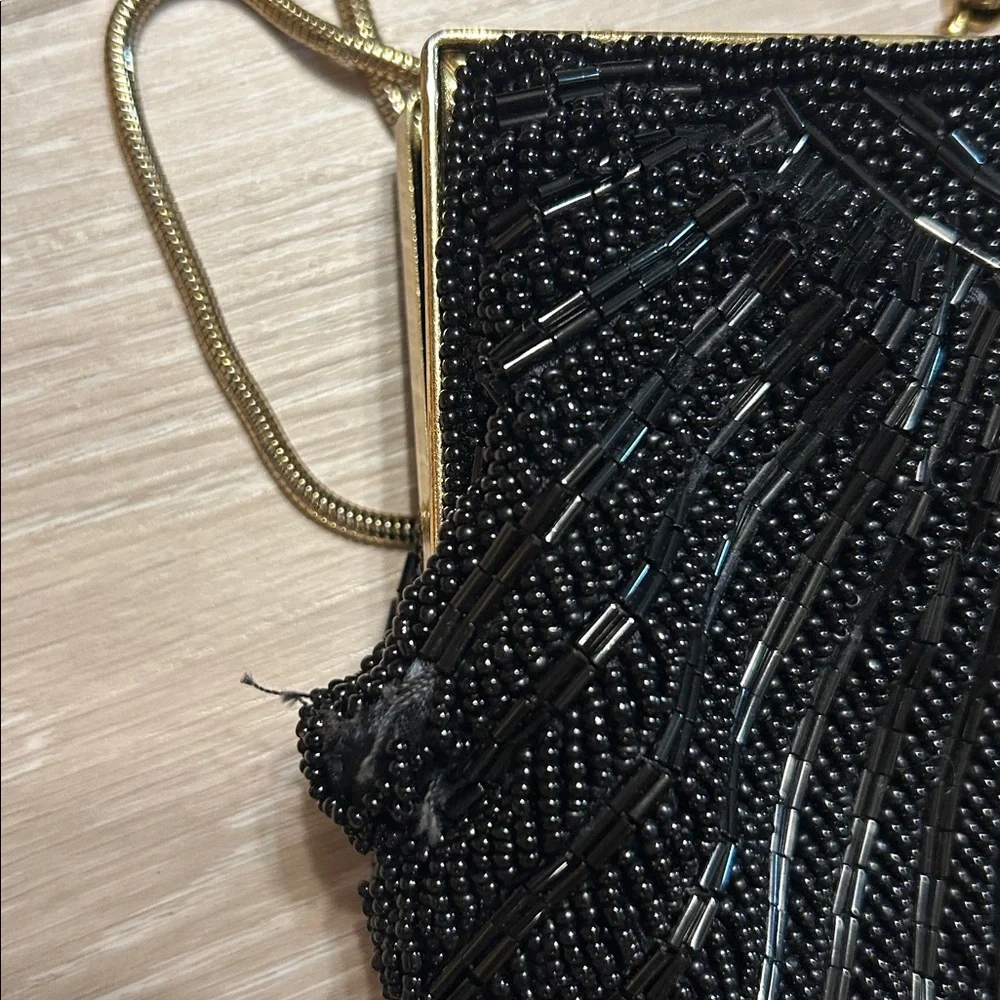 Vintage Black Clam Shell Beaded Snap Gold Toned Chain Purse Handbag